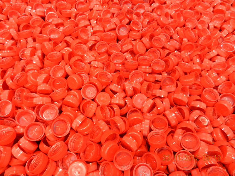 2 caps