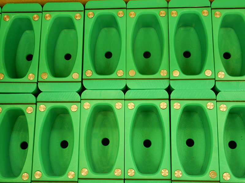 5 green pucks